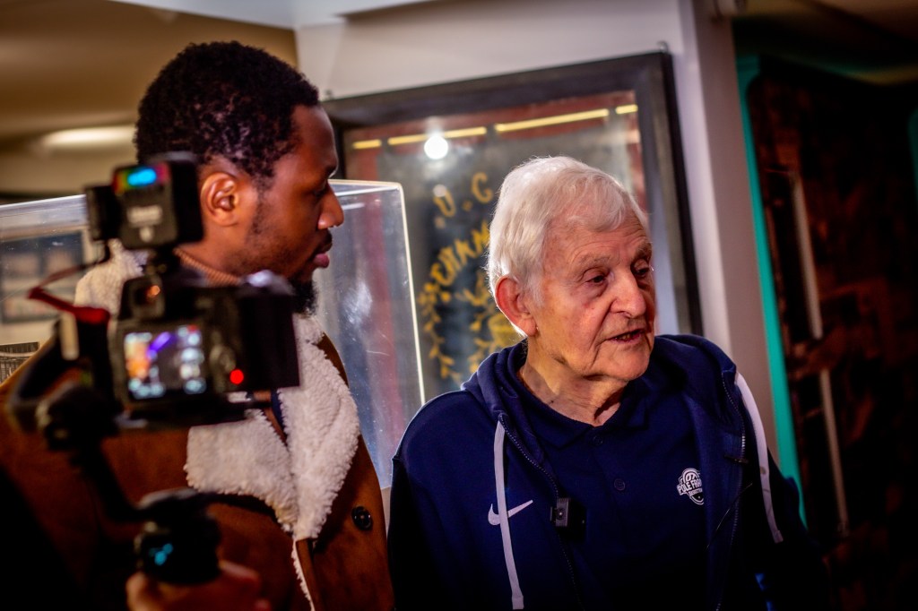 Plongée au cœur de l'effervescence du centenaire du PUC Basket-Ball, l'équipe de Griots Prod. a officiellement donné le coup d'envoi du tournage de leur documentaire événementiel. 