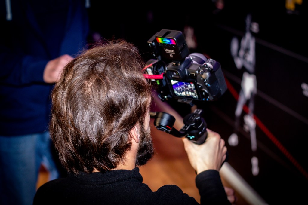 Plongée au cœur de l'effervescence du centenaire du PUC Basket-Ball, l'équipe de Griots Prod. a officiellement donné le coup d'envoi du tournage de leur documentaire événementiel. 