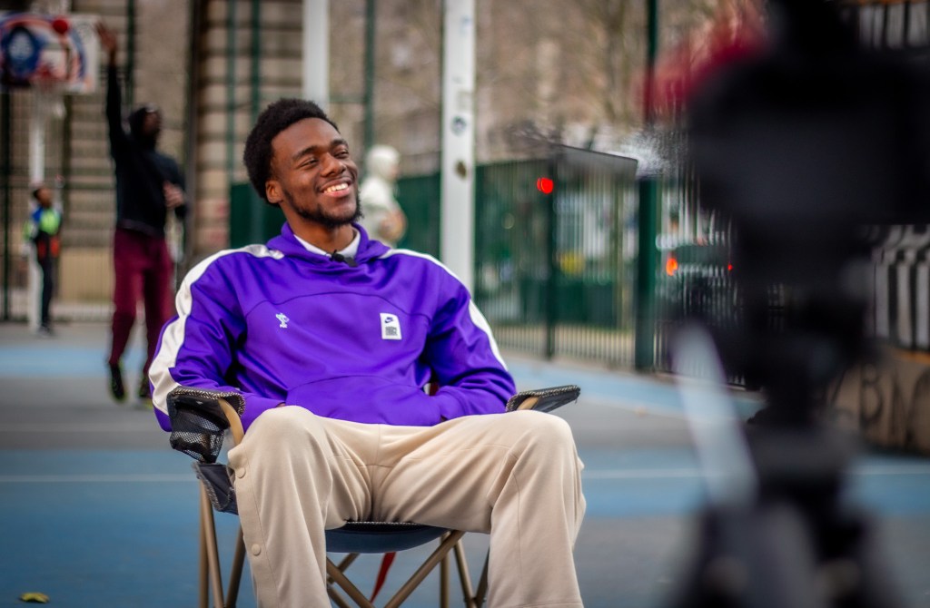 Plongée au cœur de l'effervescence du centenaire du PUC Basket-Ball, l'équipe de Griots Prod. a officiellement donné le coup d'envoi du tournage de leur documentaire événementiel. Les caméras se sont mises en marche pour capturer l'essence du PUC, mêlant habilement images d'archives d'une époque révolue à des séquences cinématographiques contemporaines, évoquant ainsi un siècle de passion et de dévouement.